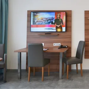 Neu - Guesthouse&apartments Hotel